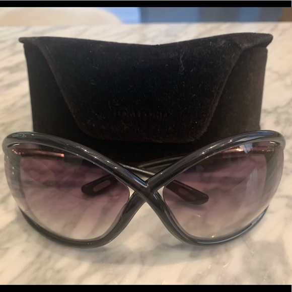 WHITNEY OVERSIZED SOFT ROUND SUNGLASSES - Picture 1 of 3